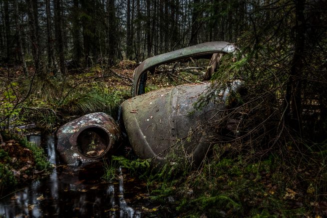 Rusten folkevogn på bilkirkegård